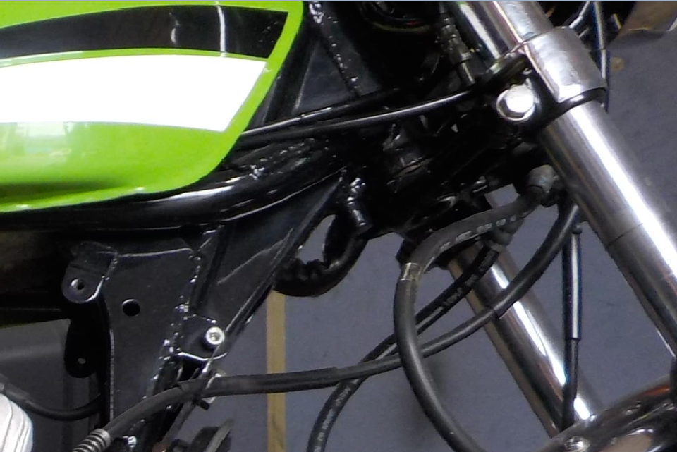 丁寧なサビ落としとオールペンで仕上げられたフレームは高評価の対象に