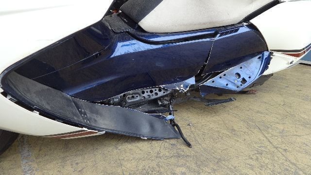 マグザム（MAXAM）買取査定事例｜損傷が激しい事故車を5.5万円