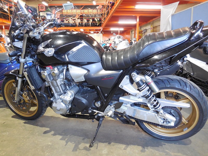 成田市で買取した2004年モデルCB1300スーパーフォアは損傷の激しい転倒事故車