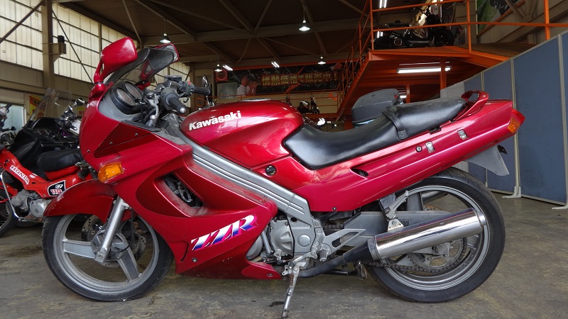 浦和区で買取した1993年モデルZZR250の不動車