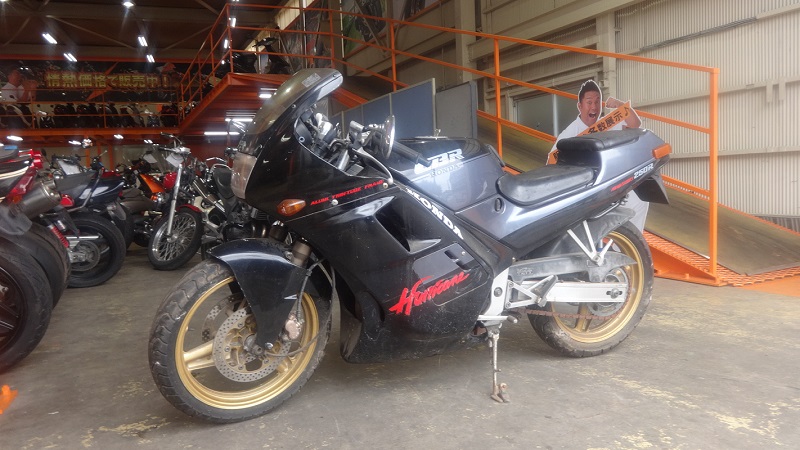 蕨市で買取した1987年モデルMC17型CBR250R