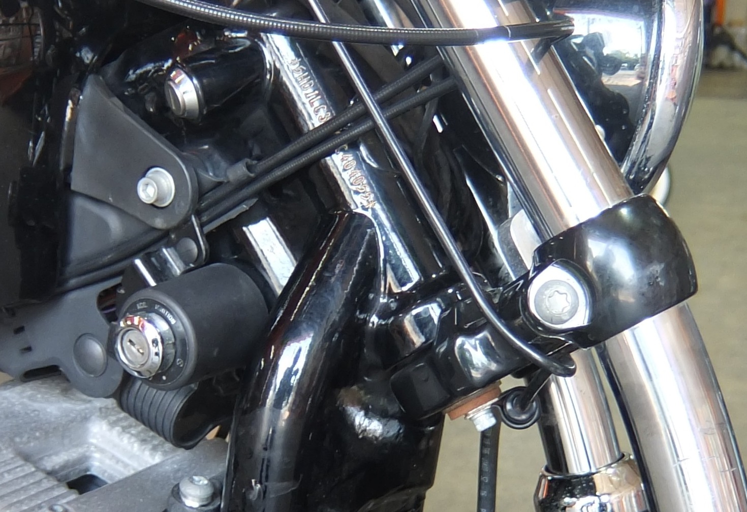 一部損傷が確認できますが再利用可能な状態にあると判断できたメインフレーム