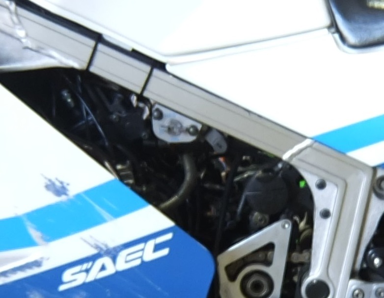 劣化の出やすいキャブレター周りも綺麗なエンジン