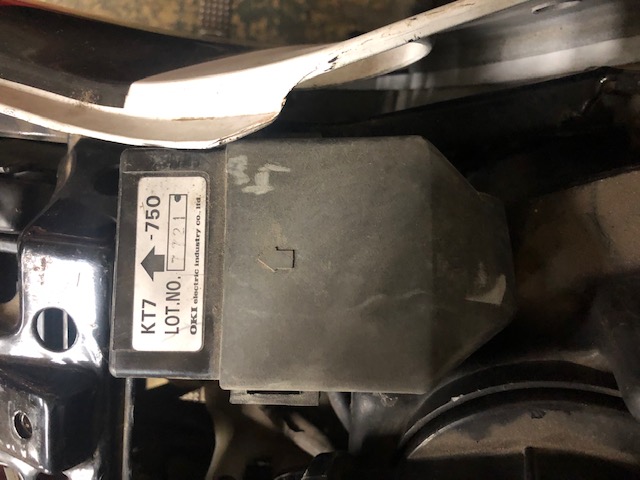 シート下に収められているイグナイターイグナイター