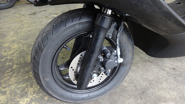 フロントタイヤ部分