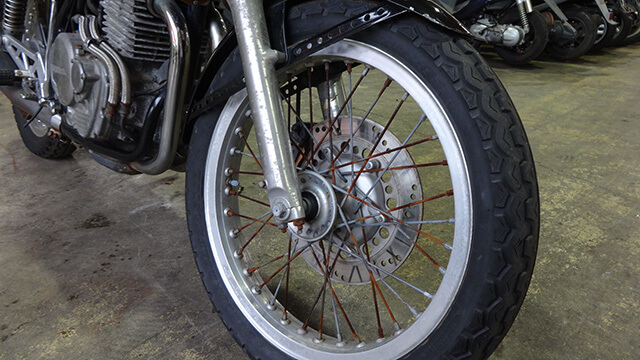 フロントタイヤ部分