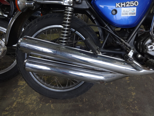 年式の割には保っているマフラー