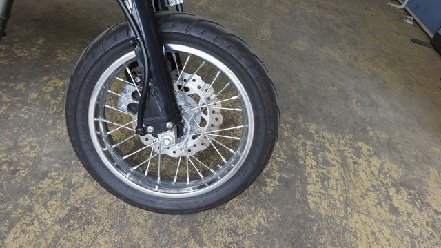 ディスク、ホイール、スポークと綺麗な足回り