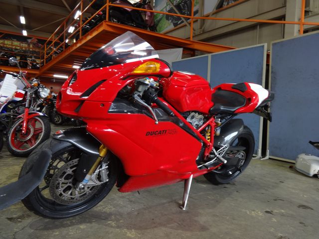 2004年式のスーパーバイク749R