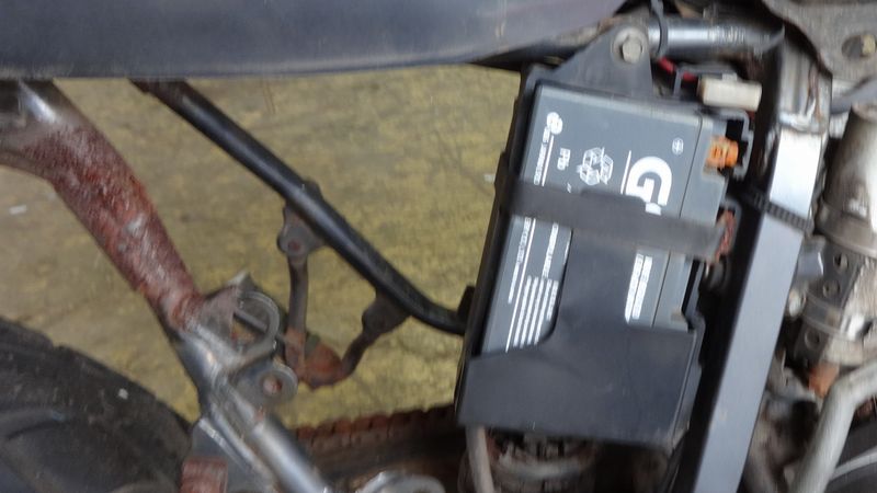 錆びで脆くなっているメインフレーム