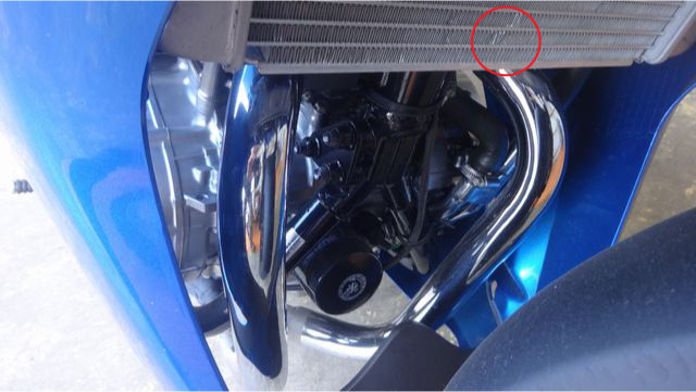 ラジエーターに凹みと錆び、フレームは綺麗