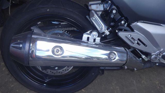 水垢や汚れが付着しているマフラー