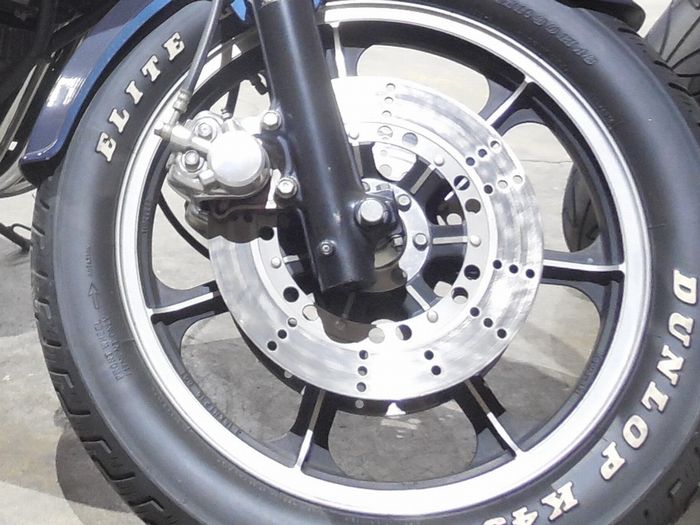 制動力が弱い社外のブレーキキャリパー