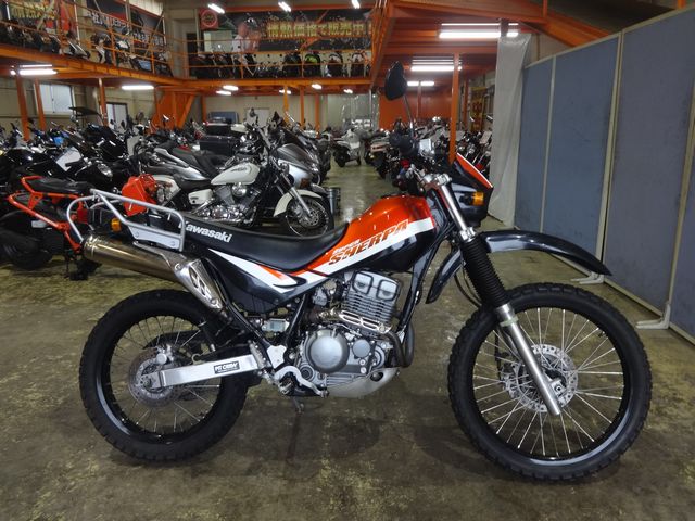 2007年式国内最終型のスパーシェルパ黒/オレンジ