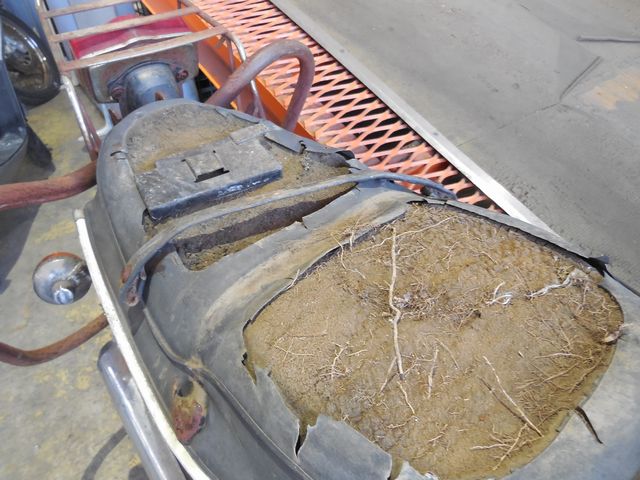 パーツ価値皆無のシート