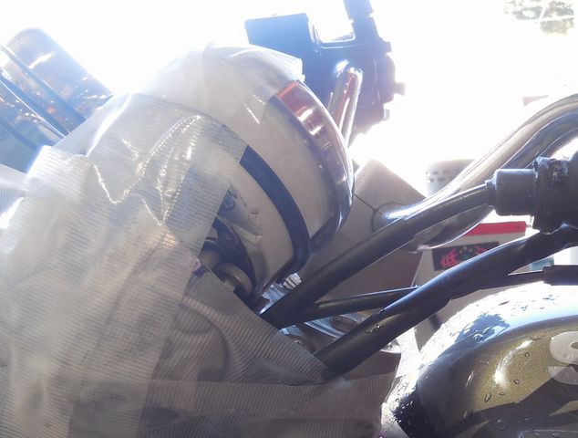 割れているメーターカップ