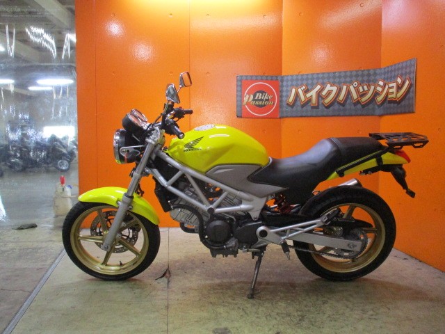 HONDA VTR250 古い (不動・現状販売)