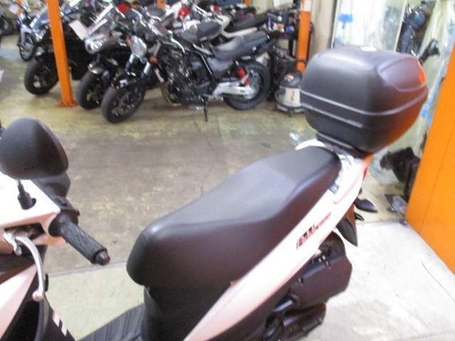 シートもこの通り破れもなければへたりもありません！！来店が難しい方はお電話にて通販も可能ですよ！