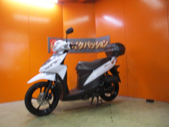 こちらの車両は納車点検を行わないので保証はありませんが支払総額がとってもリーズナブル！勝負価格の一台