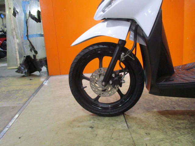 ホイールもこの通り状態グッド！！フォークのアウターまでもが綺麗な一台！悩むのは本当に危険な一台！！