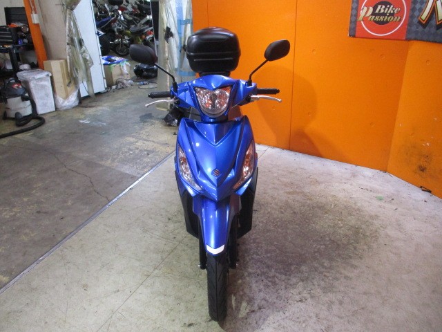 フロントから見てもこの通り状態グッド！流石高年式低走行１オーナー車！勿論通販も大歓迎の一台！！