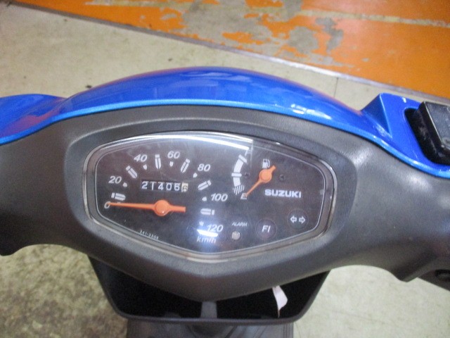 走行もまだまだの２１４０６ｋｍ！！燃料消費率１Ｌ＝５２ｋｍはかなりの高燃費車両！他店追従不可能価格！