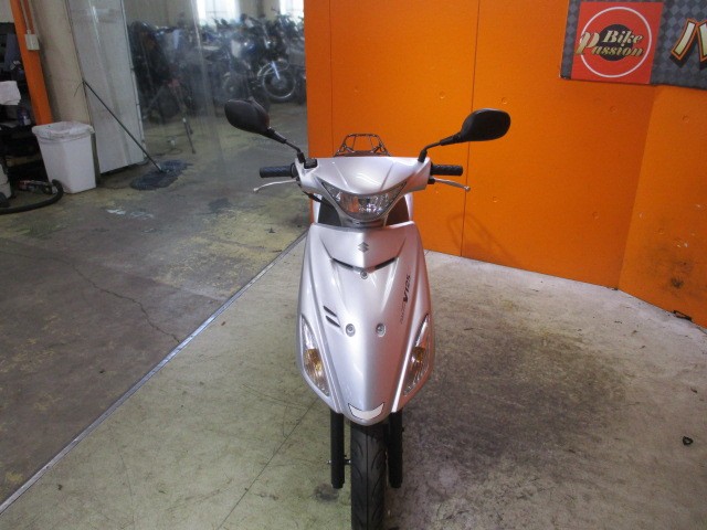 フロントから見てもこの通り状態グッド！！流石低走行車！やばいくらい綺麗ですよ！通販も大歓迎の一台！