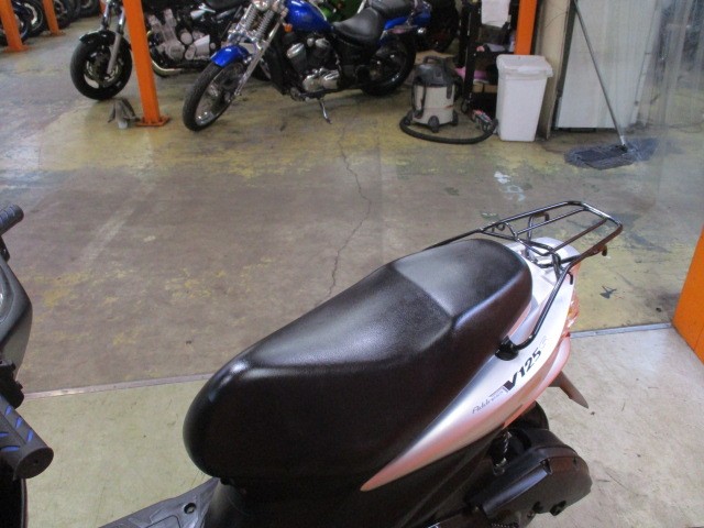 シートもこの通り破れもなければ、へたりもありません！タンデムもできちゃう本当に便利な一台！！