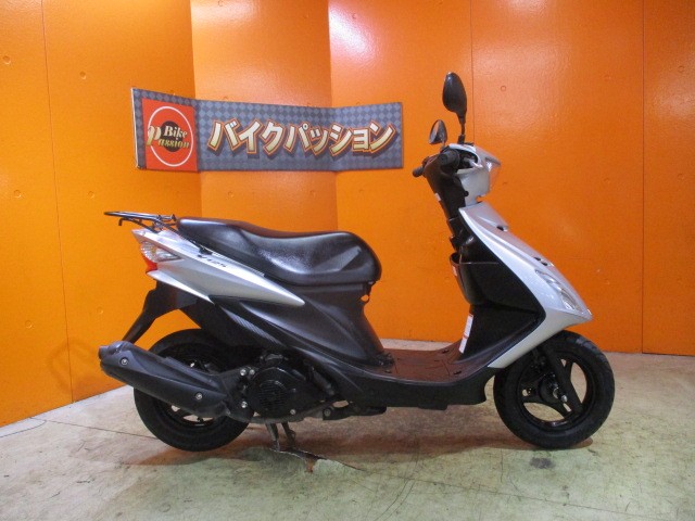 横から見てもこの通り状態グッド！！マフラーもこの通りがり傷もなければ線傷もありません！勝負価格の一台