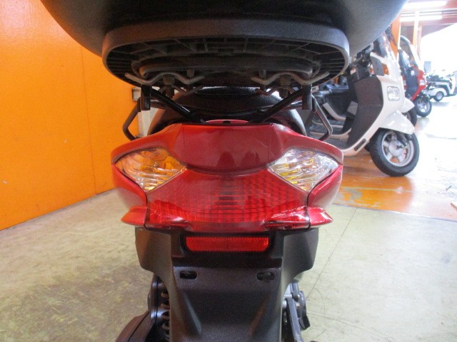 Ｖ１２５Ｓのこのテールは本当にスポーティー！廉価版のべーしくではないのでウインカーもクリアーですよ！