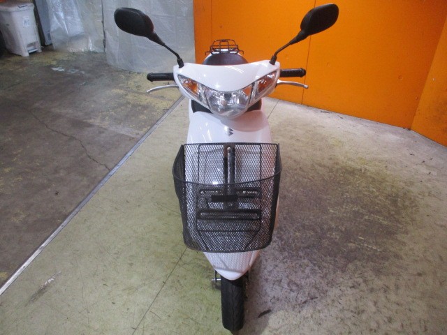 フロントから見てもこの通り状態グッド！あるととっても便利な前かごも装備！通勤にとっても便利ですよ！