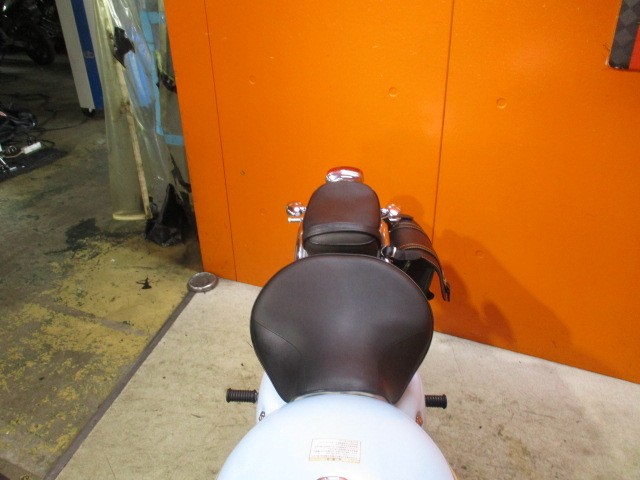 シートもこの通り破れもなければへたりもありません！シートもクラシカル感！あふれるセパレートシート！！