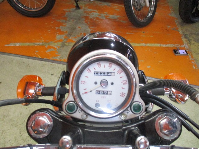 走行もまだまだの１４１５４ｋｍ！！燃料消費率１Ｌ＝４０ｋｍ！高燃費車両ですから通勤にももってこい！！