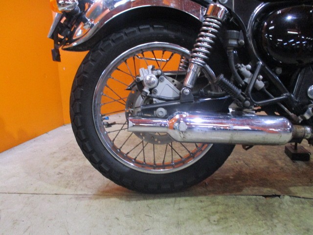 エストレヤはこの純正のキャプトン型マフラーがお洒落ですよね！ノーマルですから音も静かですよ！！