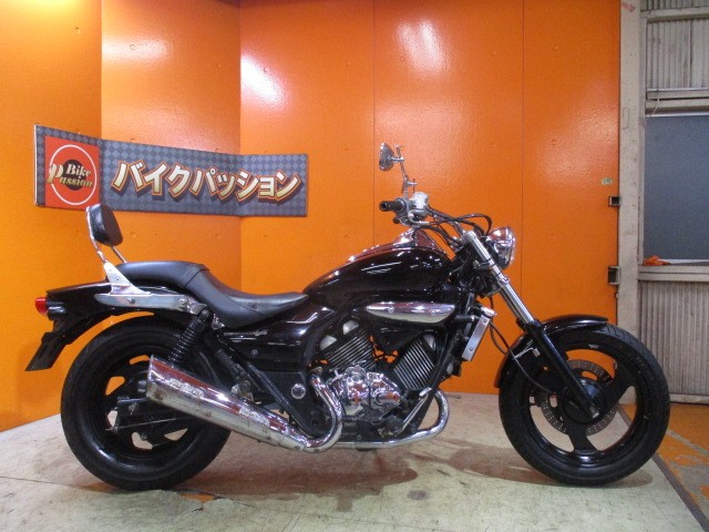 横から見てもこの鳥状態グッド！！エリミ乗るならエボニーカラーのブラックホイールですよね！かっこいい！