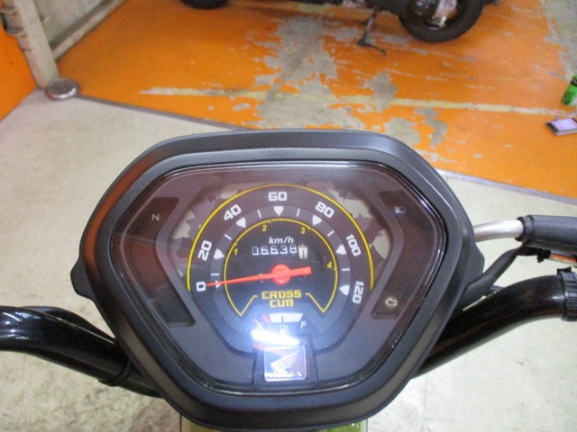 走行も６６３８ｋｍの低走行車！！燃料消費率１Ｌ＝６６．７ｋｍの高燃費車両！通勤にももってこいの一台！