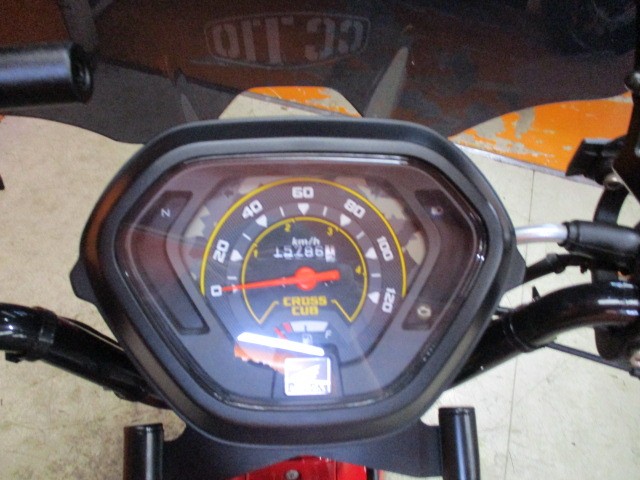 走行もまだまだの１５７８６ｋｍ！燃料消費率１Ｌ＝６６．７ｋｍ！これはやばい高燃費！流石クロスカブ！！