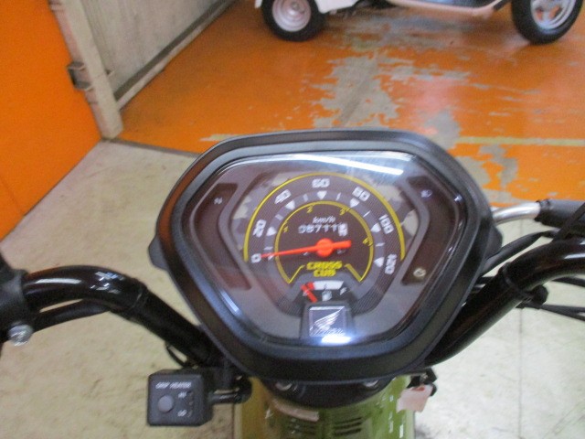 走行も８７１１ｋｍの低走行車！クロスカブは燃料消費率１Ｌ＝６６．７ｋｍ！やばい高燃費車両！早い者勝！