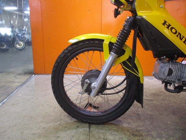 ホイールもこの通り状態グッド！フォークのアウターまでもが綺麗な一台がこの価格は正に他店追従不可能価格