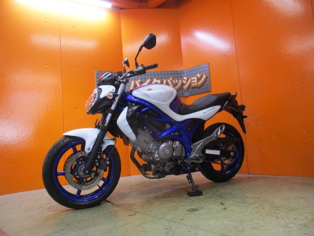 最長２４か月保証付き！！カラーもグラディウスらしい、パールビガーブルー／グラススプラッシュホワイト！