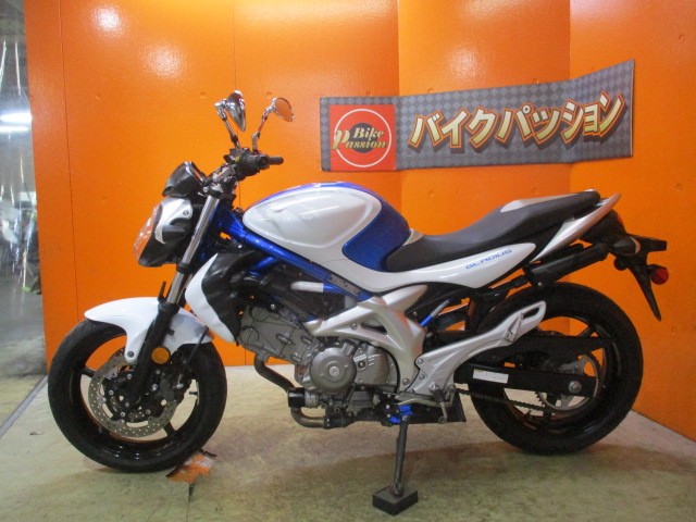 反対側もこの通り状態グッド！専門店でもディーラーでもない量販店の当社だからこそできるこの価格設定！！