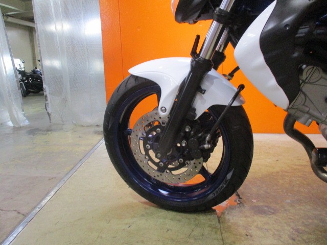 ホイールもこの通り状態グッド！中古車では珍しい！Ｆタイヤバリ溝のお買い得車ですよ！他店追従不可能価格