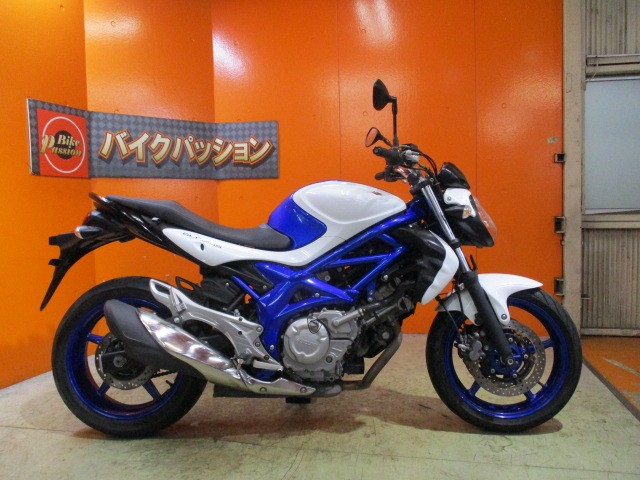 横から見てもこの通り状態グッド！！最高出力５５ＰＳはまじでやばい！！トルクも４１Ｎもありますよ！！