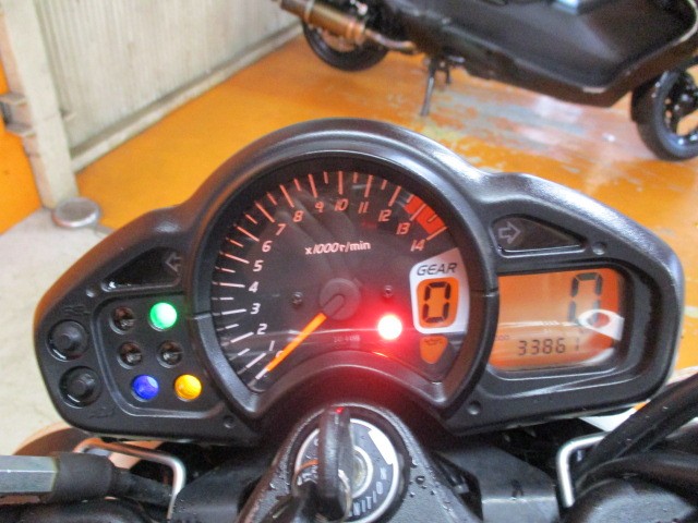 走行もまだまだの３３８６１ｋｍ！！この高スペックで燃料消費率１Ｌ＝４０ｋｍの高燃費車両！！