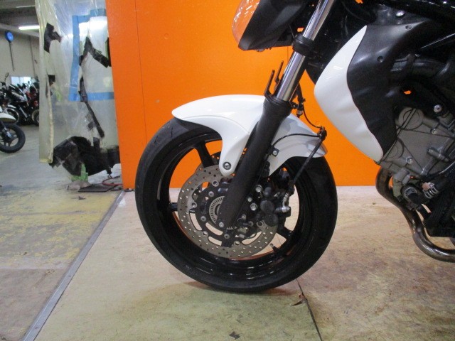 ホイールもこの通り状態グッド！！なんとタイヤはαー１４前後装着！前後タイヤ定価１０２０６９円ですよ！