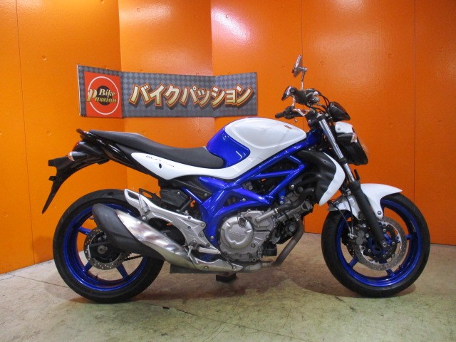 横から見てもこの通り状態グッド！写真の通り本当に綺麗な一台！前オーナー様に感謝の一台ですよね！！