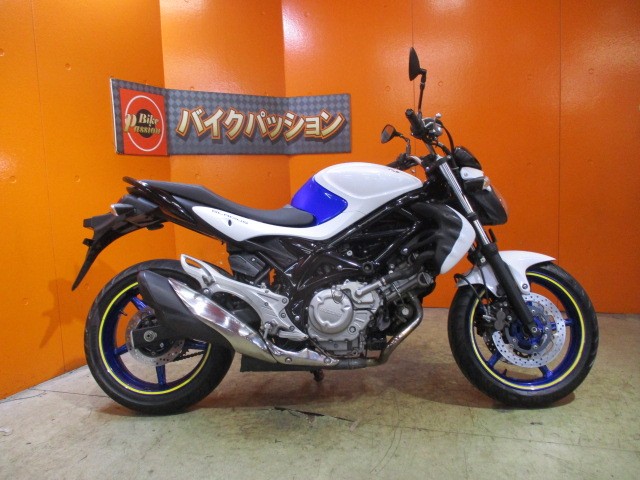 横から見てもこの通り状態グッド！ファイナルカラーのパールビガーブルー／パールグレッシャーホワイト！！