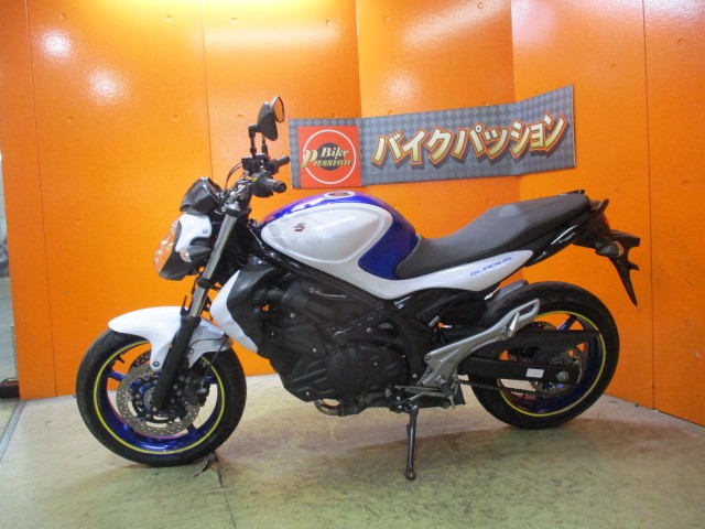 反対側もこの通り状態グッド！！写真の通りとっても綺麗な一台でこの価格は当社だからこそできるこの価格！