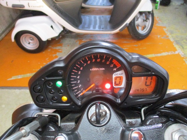 走行も１４７５７ｋｍの低走行車！！Ｖツインで最高出力驚きの５５ＰＳ！！さらに最大トルク４１Ｎ！！