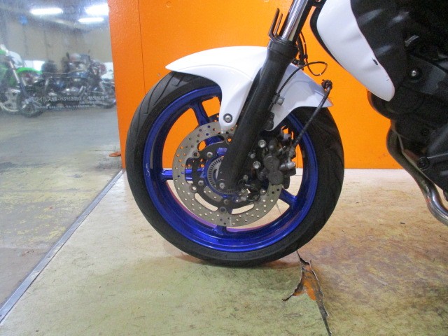 ホイールもこの通り状態グッド！！当社は価格は安くても車両の質が高いので常時即売れ！悩むのは危険な一台